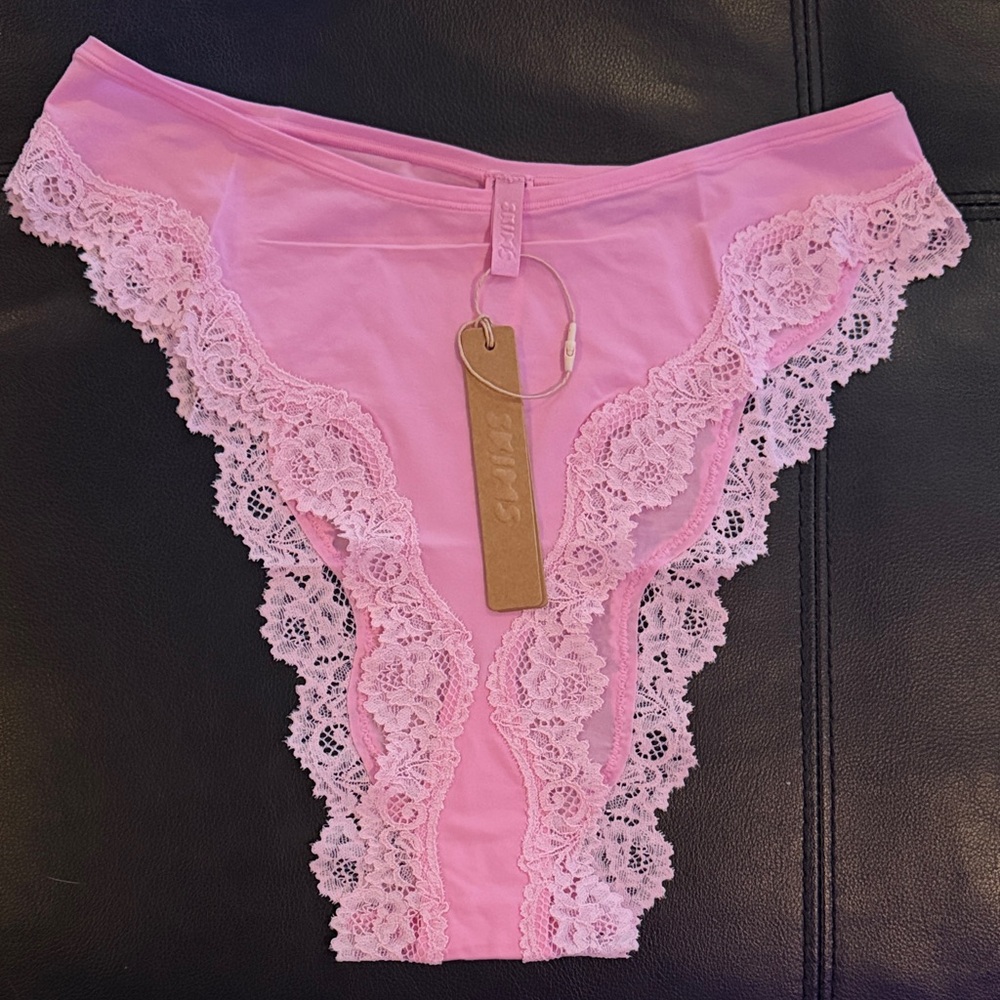 Skims Fits Everybody Lace Tanga. color-Bubble Gum. SZ-L